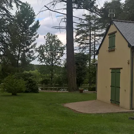 Meuble Avec Etang En Lisiere De Foret. Holiday home Saint-Mars-d'Outille