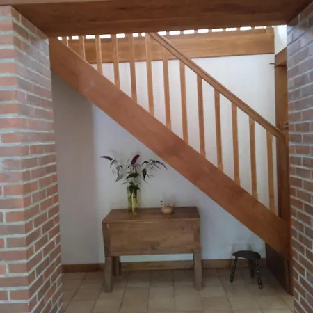 Meuble Avec Etang En Lisiere De Foret. * Saint-Mars-dʼOutillé