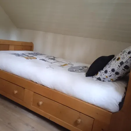 Meuble Avec Etang En Lisiere De Foret. Semesterbostad Saint-Mars-dʼOutillé