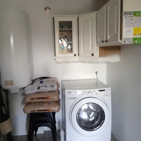 Meuble Avec Etang En Lisiere De Foret. Semesterbostad *