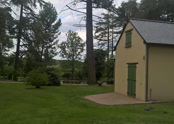 Meuble Avec Etang En Lisiere De Foret. Holiday home Saint-Mars-d'Outille