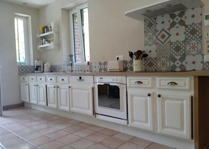 펜션 Meuble Avec Etang En Lisiere De Foret. *