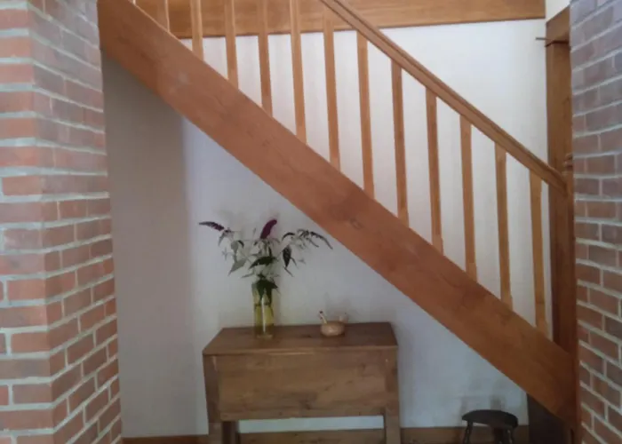 Meuble Avec Etang En Lisiere De Foret. * Saint-Mars-dʼOutillé